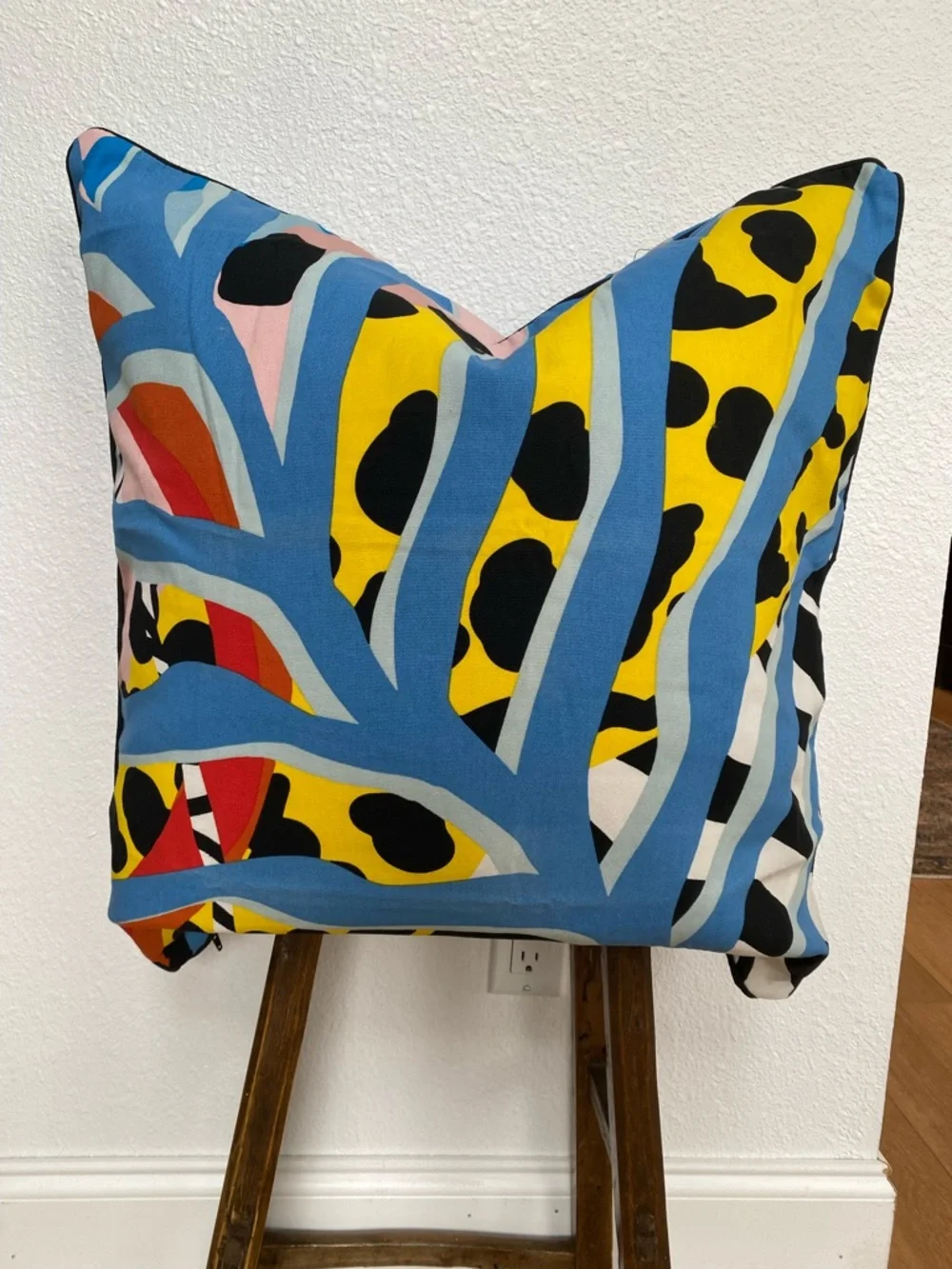 IKEA Multicolor OMSESIDIG Pillow Abstract Design